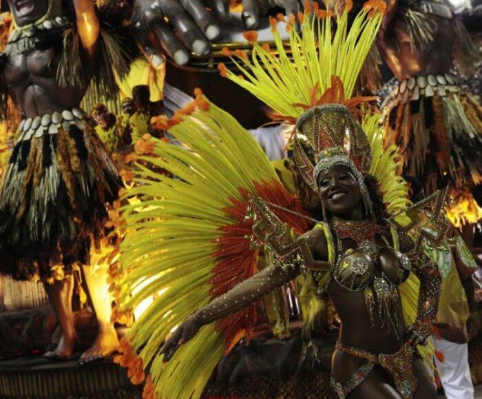 Один из самых зажигательных карнавалов на планете (ФОТО)