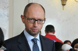 Арсений Яценюк: "Кабмин возобновляет выплаты социальных льгот и субсидий в Антраците"