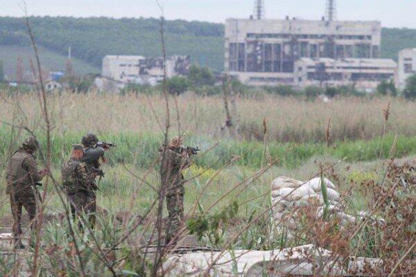 Силы АТО обустроили свои блокпосты и контролируют подъезды к городу (ФОТО)