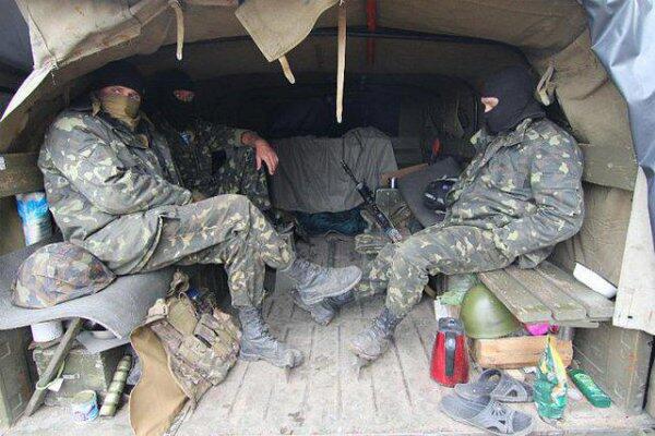 Силы АТО обустроили свои блокпосты и контролируют подъезды к городу (ФОТО)