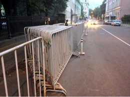 В России под посольством Украины ждут "ответных акций" (ФОТО)