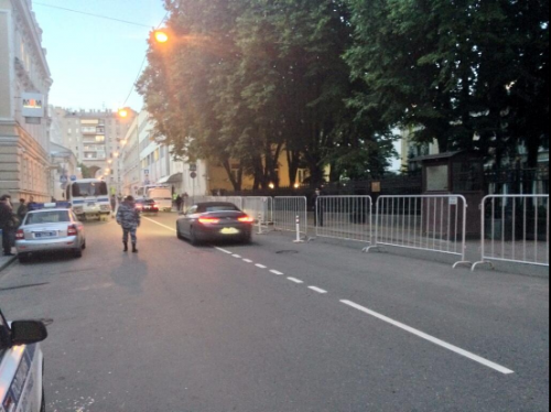 В России под посольством Украины ждут "ответных акций" (ФОТО)