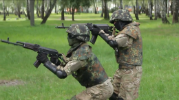 Украинские "амазонки" в зоне АТО (ВИДЕО)