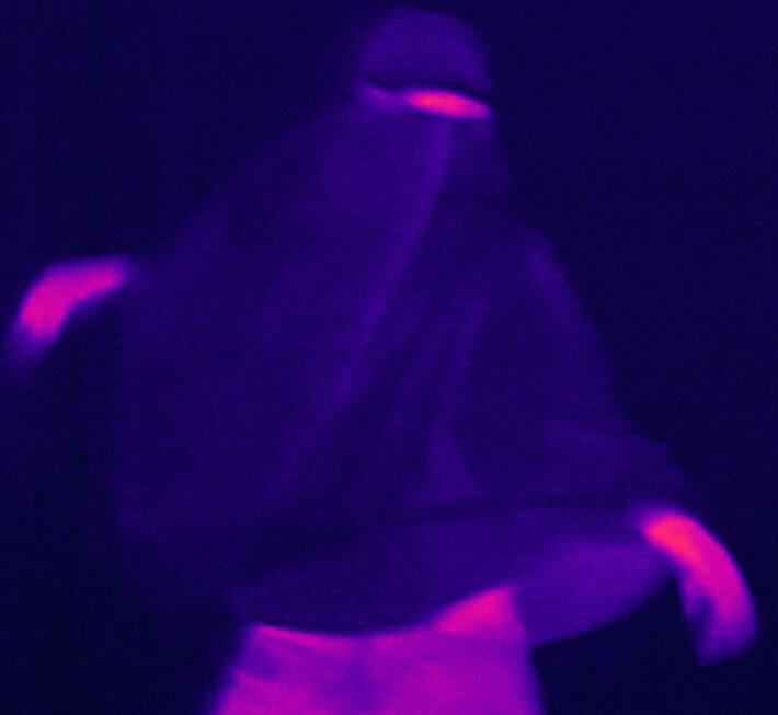 Разработана защитная экипировка, которая позволит стать невидимым для дронов (ФОТО)