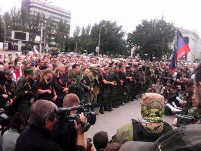 Боевики приняли присягу на верность террористам "ДНР" в присутствии Царева (ФОТО)