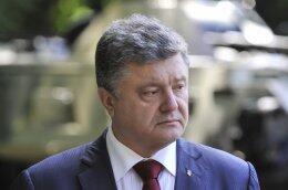 Порошенко вручил награды раненым бойцам (ФОТО)