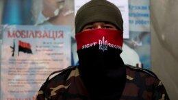 "Правый сектор" взял под контроль Долинский нефтеперерабатывающий завод