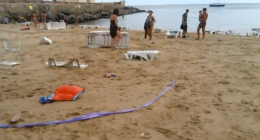 Цунами в Одессе смыло с пляжа 15 человек (ВИДЕО)