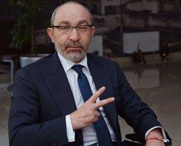 Кернеса поздравили с юбилеем книгами, часами и стихами на иврите