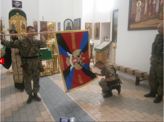 "Стрелок " устроил шествие по Славянску со своими бандитами (ФОТО)