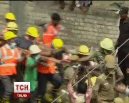 В Индии рухнул 11-этажный жилой дом (ВИДЕО)