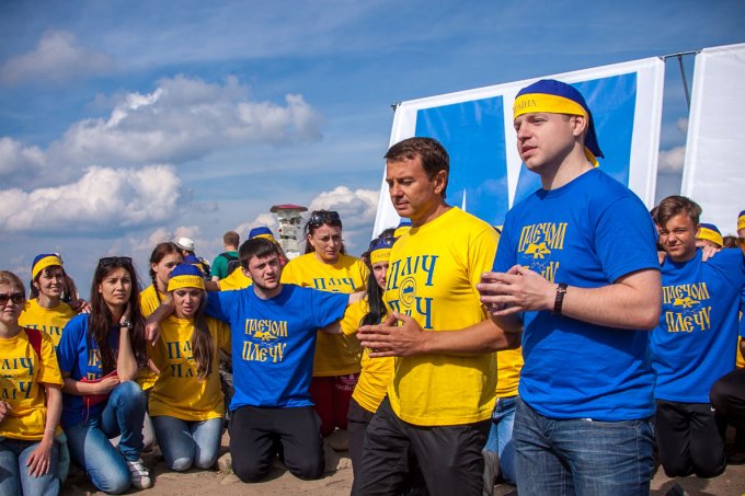 Тимофей Нагорный провел акцию "Плечом к Плечу" (ФОТО) Тимофей Нагорный провел акцию "Плечом к Плечу" (ФОТО)