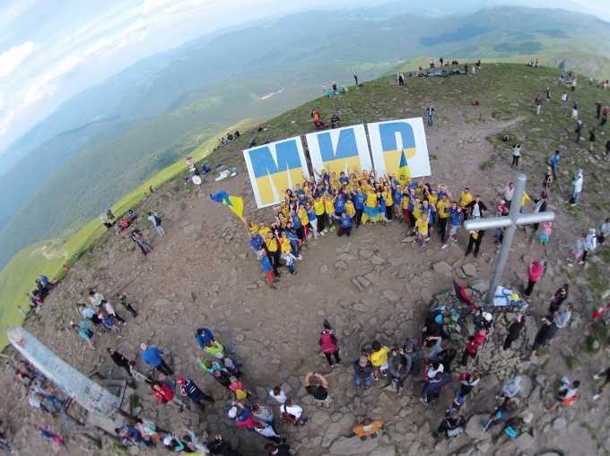 Тимофей Нагорный провел акцию "Плечом к Плечу" (ФОТО)