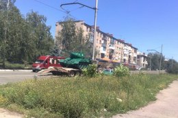 Очередной танк угнали с постамента в Донецкой области (ВИДЕО)