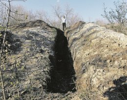 На Донбассе за отказ рыть траншеи у мирных жителей  отбирают детей