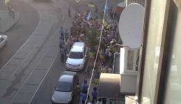 В Харькове прошла мирная акция под украинскими знаменами (ВИДЕО)