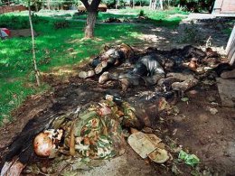 На окраине Славянска лежит сгоревшая техника вместе с террористами