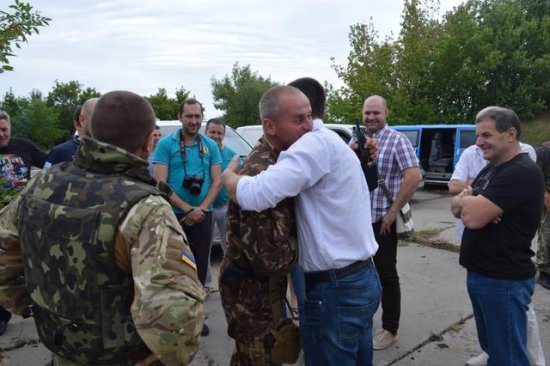 В городах, освобожденных от боевиков налаживают мирную жизнь (ФОТО)