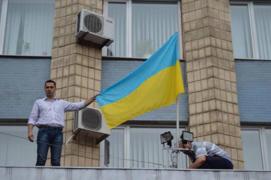 В городах, освобожденных от боевиков налаживают мирную жизнь (ФОТО)