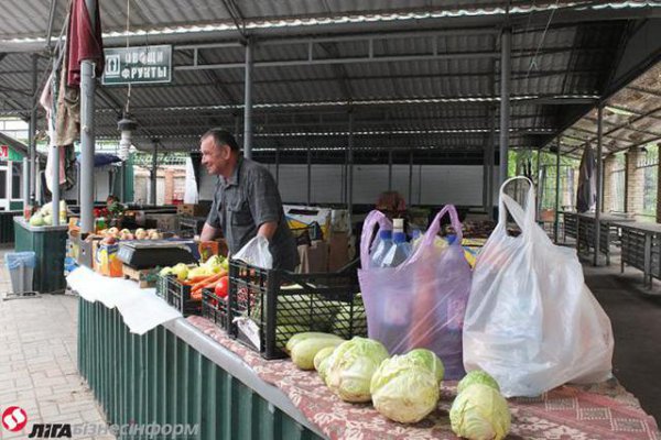 Первая партия продуктов питания поступила в освобожденный Славянск (ФОТО)