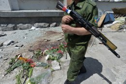 В Торезе и Снежном кавказские боевики занимаются мародерством и грабежом