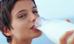 Ученые советуют утолять жажду молоком