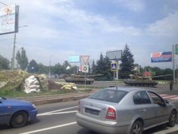 Ситуация в Донецке: местные жители прячутся в бомбоубежищах (ФОТО)