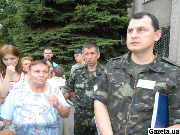 Винницкие матери требуют возвращения своих сыновей домой из зоны АТО (ФОТО)