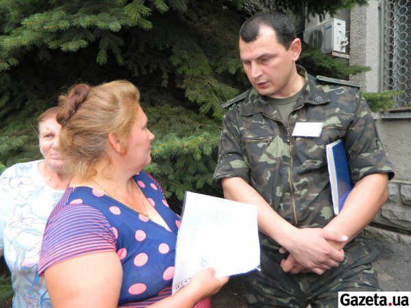 Винницкие матери требуют возвращения своих сыновей домой из зоны АТО (ФОТО)