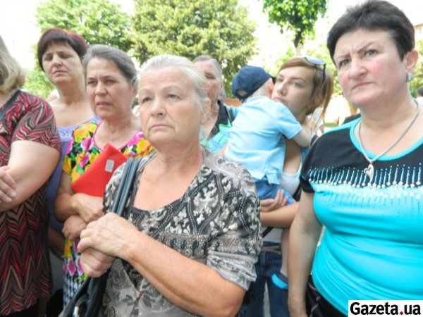 Винницкие матери требуют возвращения своих сыновей домой из зоны АТО (ФОТО)