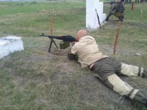 Депутаты «Батькивщины» передали Движению сопротивления военное снаряжение (ВИДЕО)
