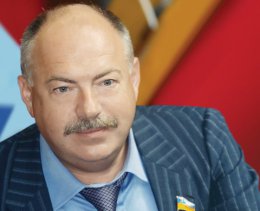 Янукович иногда поднимал руку на своих соратников, - Пискун