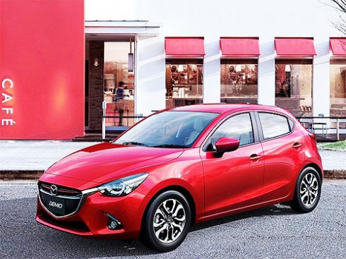 Mazda представила компактный хэтчбек нового поколения (ФОТО)