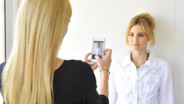 Это приложение к iPhone в считанные секунды оденет Вас с ног до головы