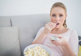 Скучные программы увеличивают риск ожирения