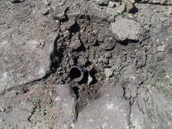 Террористы из "Града" и другого оружия обстреляли здания в Луганске (ФОТО)