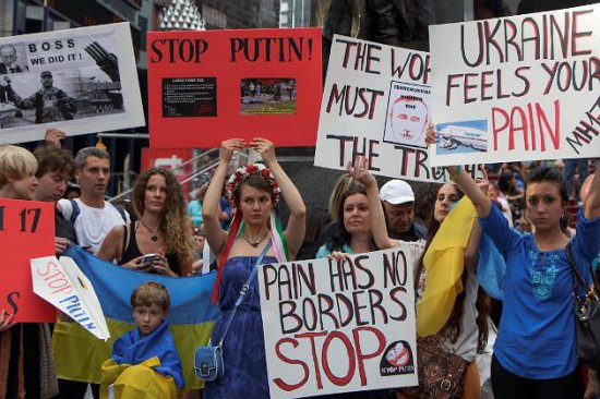 Жители Нью-Йорка потребовали наказания для Путина (ФОТО)