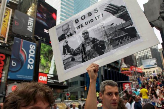 Жители Нью-Йорка потребовали наказания для Путина (ФОТО)