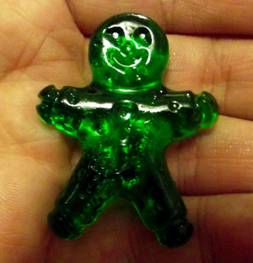 В Днепропетровске можно попробовать сладких «зеленых человечков» (ФОТО)