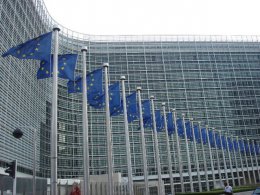 Европа на шпагате, так как не может принять всеобъемлющие санкции против РФ, - политолог