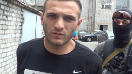 Бойцы "Азова" задержали в Бердянске беглых террористов (ВИДЕО)
