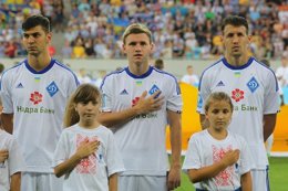 Футболисты «Динамо» будут носить на груди флаг Украины