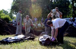 В Славянске обнаружено еще одно массовое захоронение жертв "ДНР"