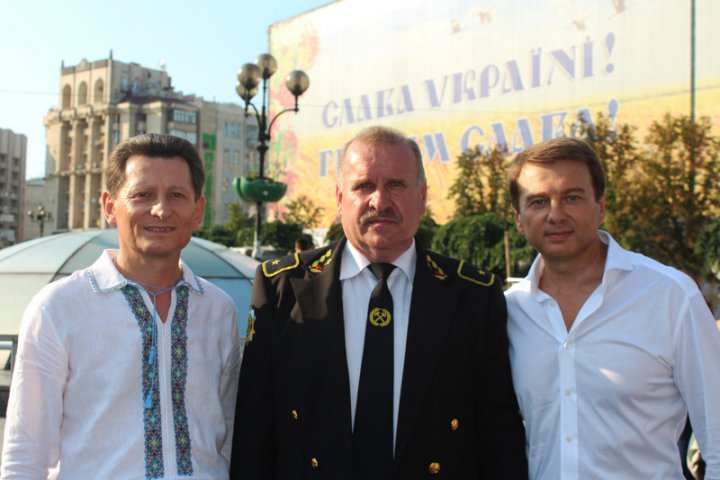 Тимофей Нагорный подставил свое плечо шахтерам на Майдане (ВИДЕО)