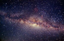 Астрономы установили, что масса Млечного пути меньше галактики Андромеды