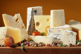 Американские ученые создали сыр в пробирке