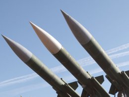 Сенатор призвал Обаму оказать Украине военную помощь в виде ракет «земля-воздух»