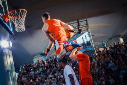 Украинский баскетболист-фристайлер выиграл турнир в Москве (ВИДЕО)