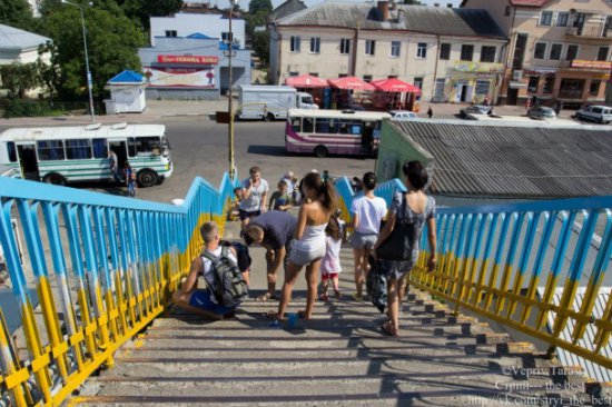 Мост в Стрые покрасили в национальные цвета (ФОТО)
