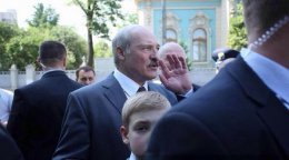 Лукашенко пообещал Украине бензин